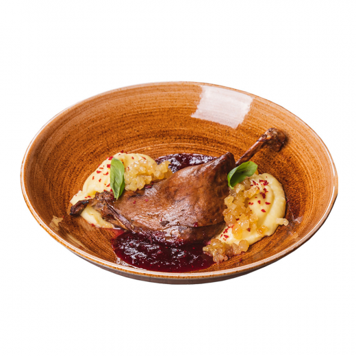 Запечена качина ніжка з картопляним пюре