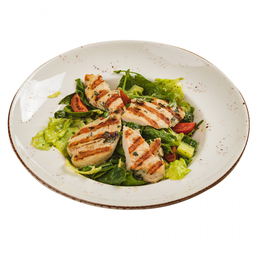 Салат з куркою та свіжими овочами