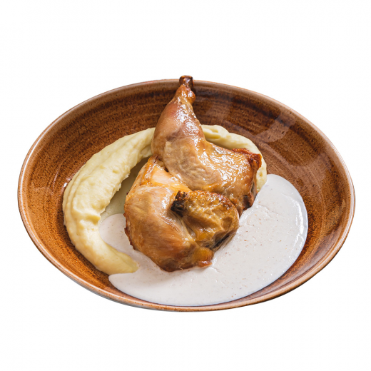 Запечене курча в соусі чкмерулі з пюре