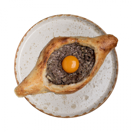 Хачапурі по-аджарськи з телятиною